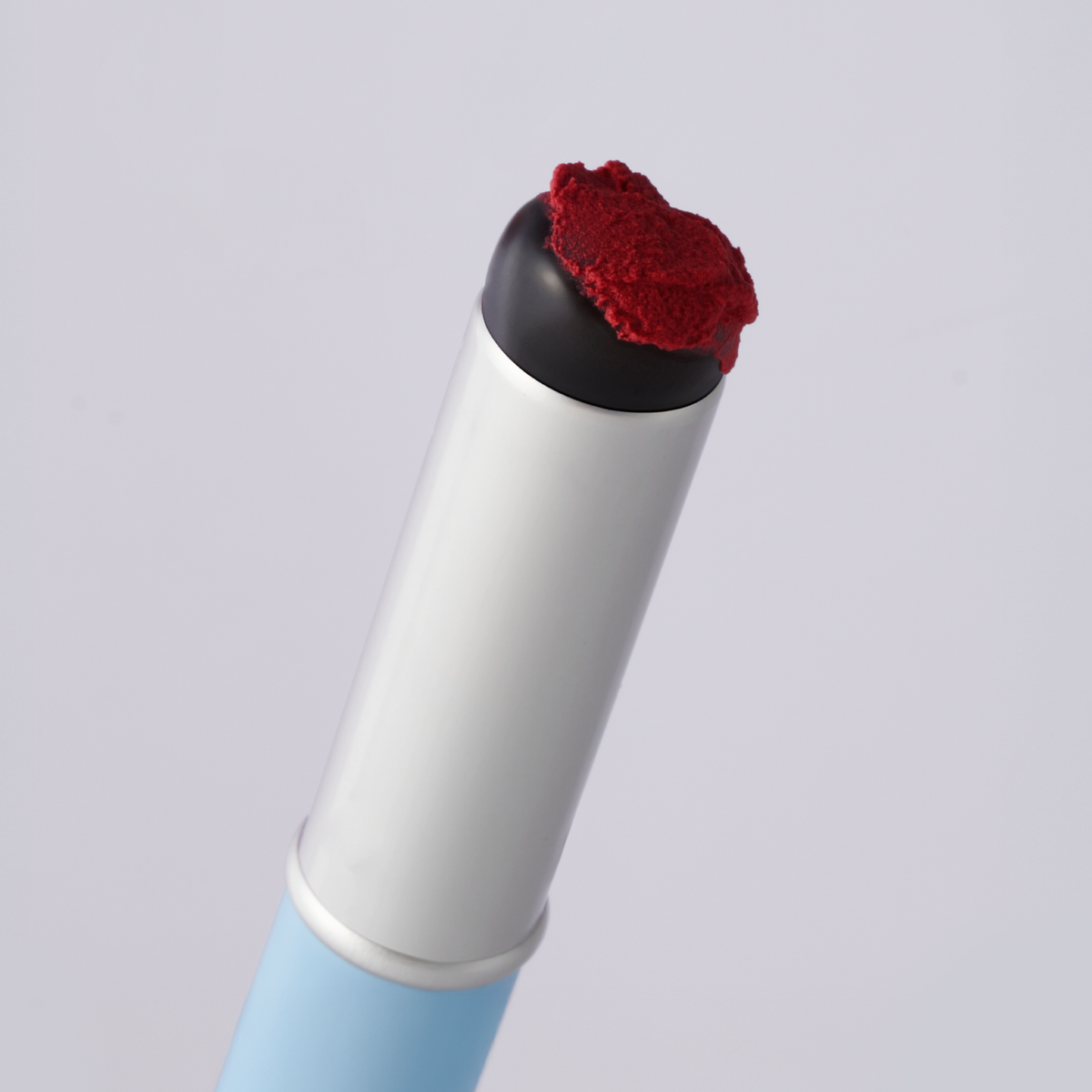 FWEE Fingerlike Silicone Lip Brush – brush tip close-up