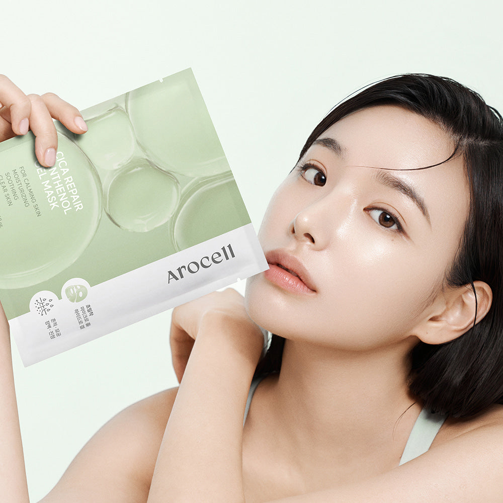 Arocell Cica Repair Panthenol Gel Mask single pouch held by a model